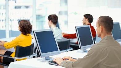 Datos de contacto de nuestros equipos de atención al cliente y nuestras oficinas en el Reino Unido.