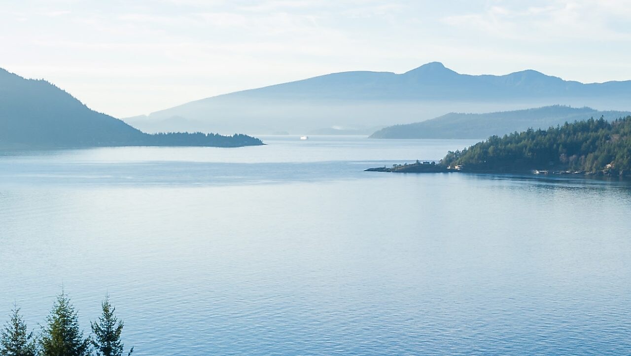 Paisaje de islas y lagos