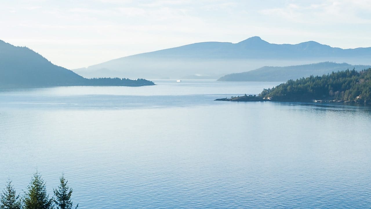 Paisaje de islas y lagos