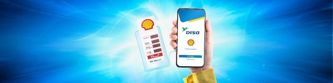 Monolito Shell y mano sujetando móvil mostrando la app Shell.