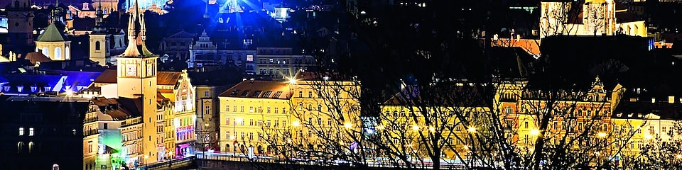 Vista de la ciudad de Praga de noche